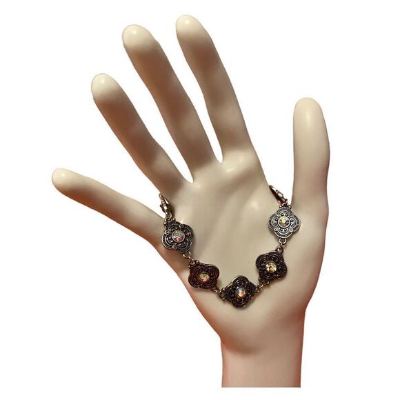 Delicate Looking Filigree & Iridescent Crystal Silver Toned Bracelet. - Picture 4 of 5